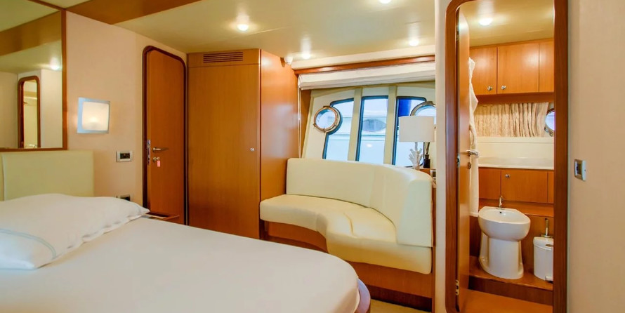 Ferretti 551 Yachts
