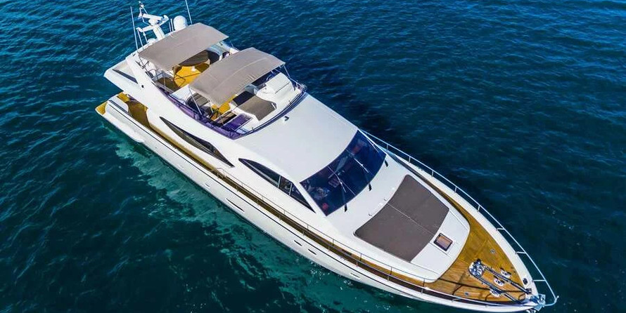 Ferretti 760