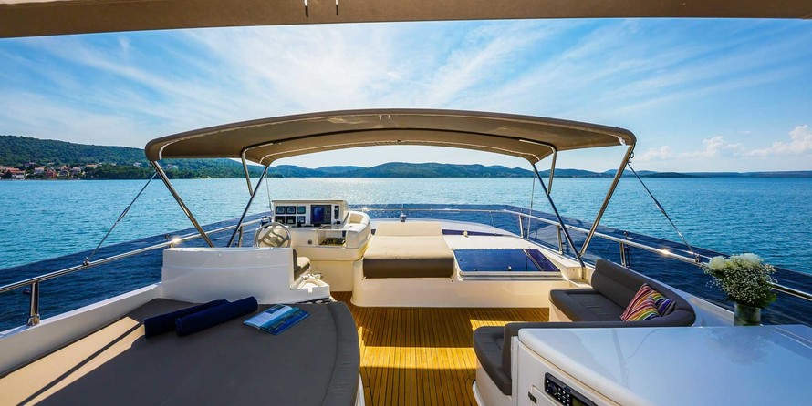 Ferretti 760