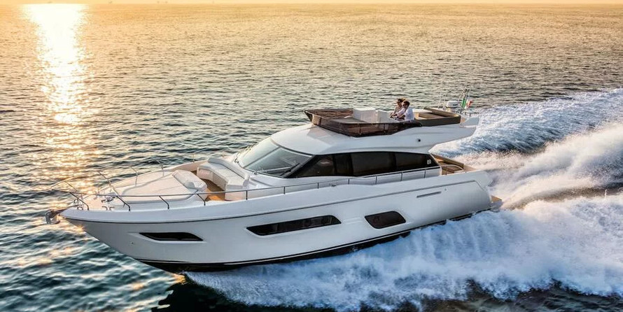 Ferretti 550