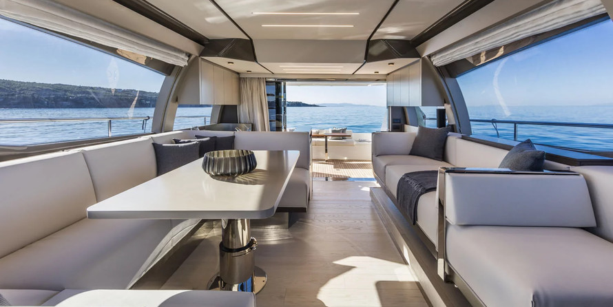 Ferretti 550