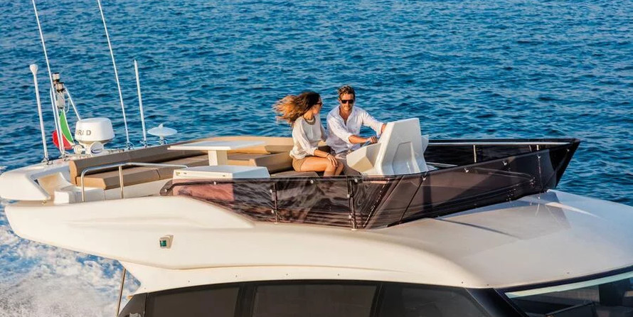 Ferretti 550