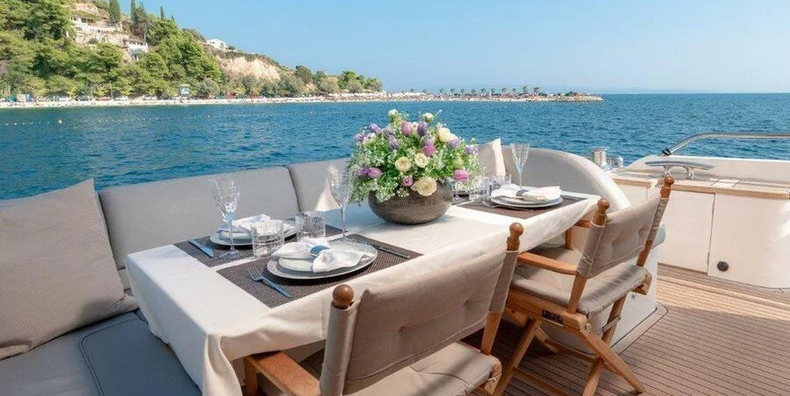 Princess 72 Flybridge - 4 + 1 cab.