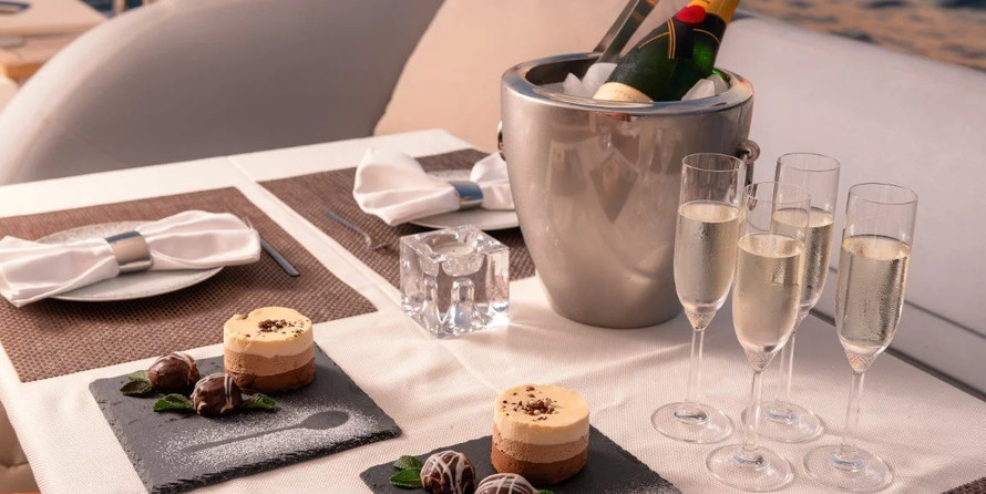 Princess 72 Flybridge - 4 + 1 cab.