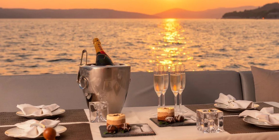 Princess 72 Flybridge - 4 + 1 cab.