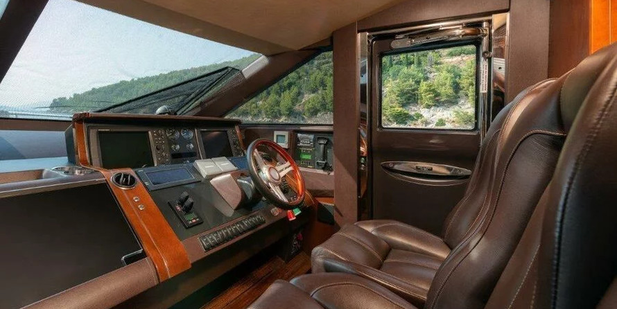 Princess 72 Flybridge - 4 + 1 cab.