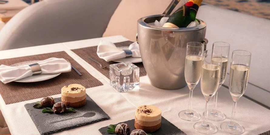 Princess 72 Flybridge - 4 + 1 cab.