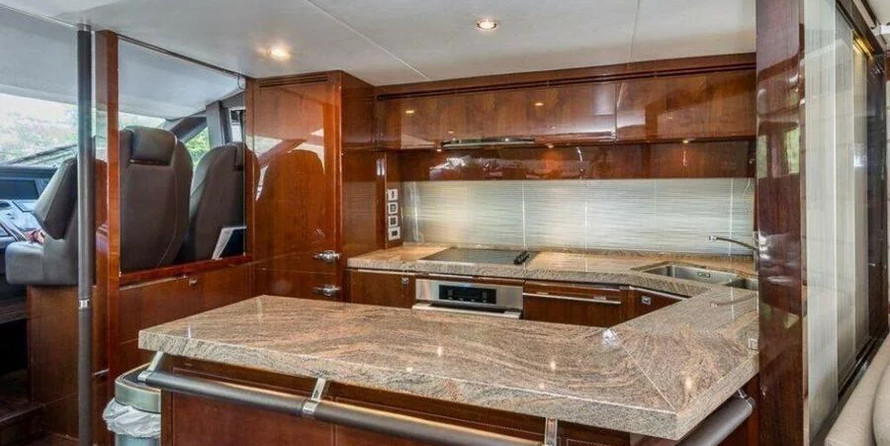 Princess 72 Flybridge - 4 + 1 cab.