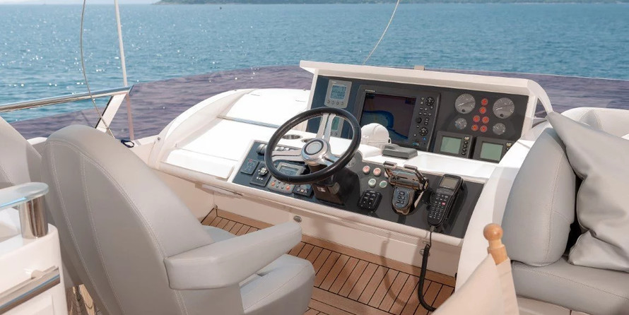 Princess 72 Flybridge - 4 + 1 cab.