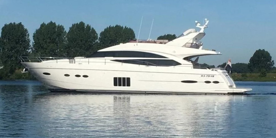 Princess 72 Flybridge - 4 + 1 cab.