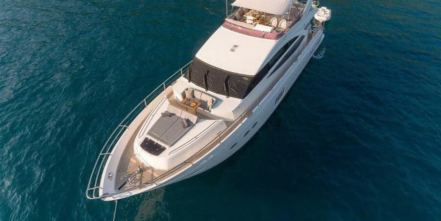 Princess 72 Flybridge - 4 + 1 cab.