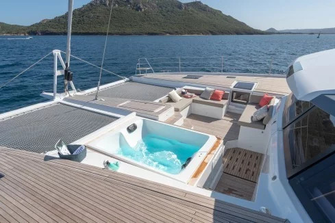 Fountaine Pajot Alegria 67