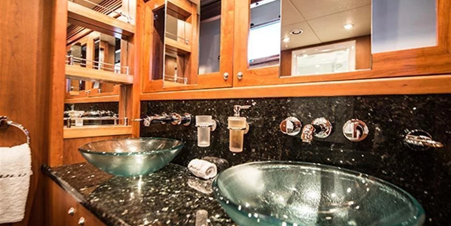 Sunseeker Predator 108