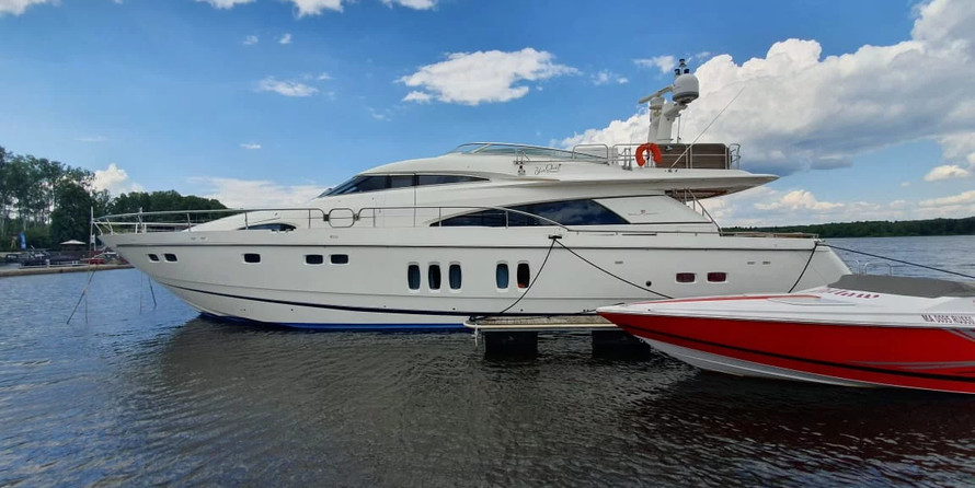 Fairline 74 Squadron