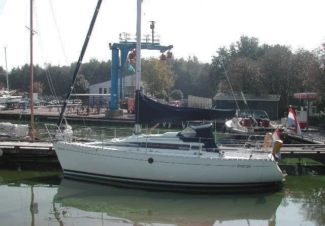 Beneteau First 285