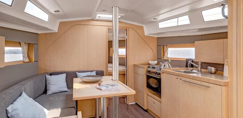 Beneteau Oceanis 38.1