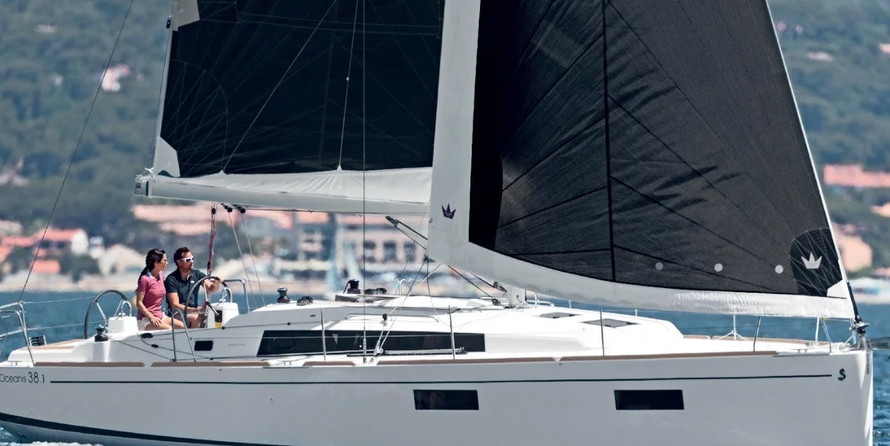 Beneteau Oceanis 38.1