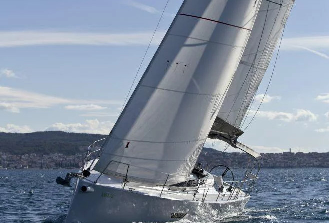 Elan E4