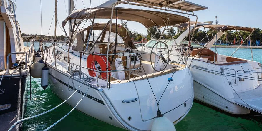 Bavaria 37