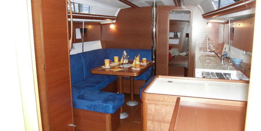 Dufour 375