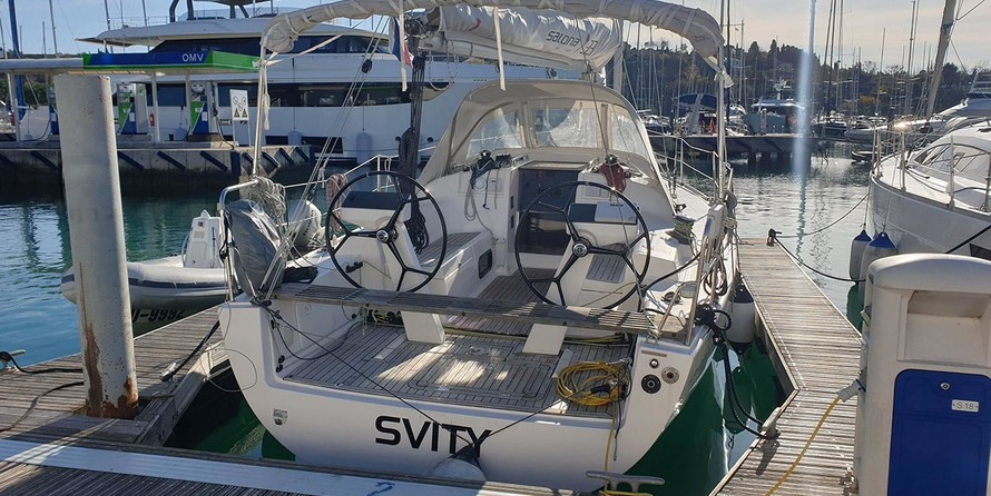Salona 33