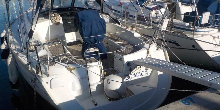 Sun Odyssey 37