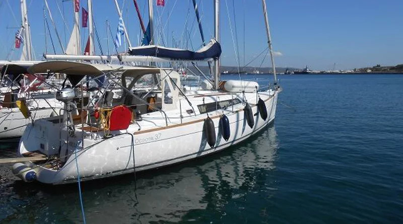 Beneteau Oceanis 37