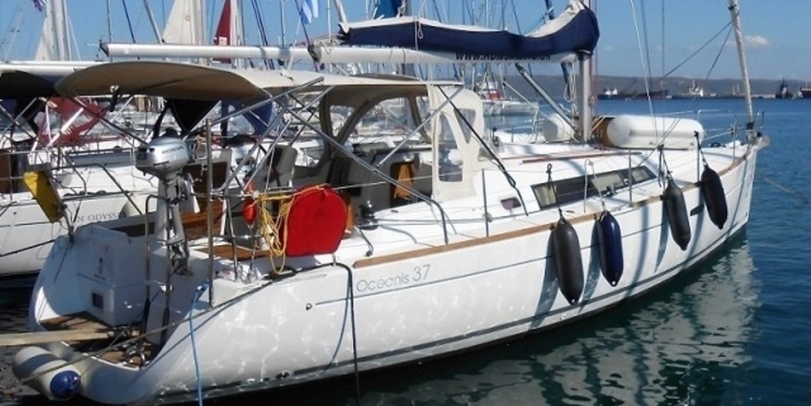Beneteau Oceanis 37