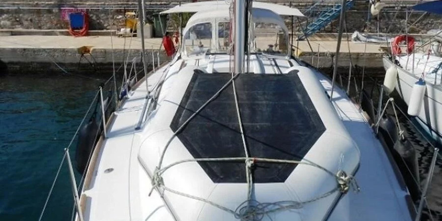 Beneteau Oceanis 37
