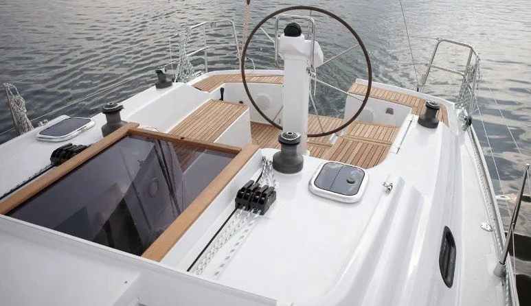 Hanse 325