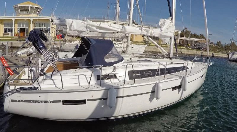 Bavaria 37