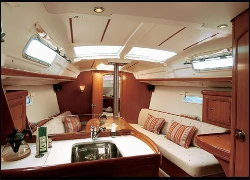 Beneteau Oceanis 323