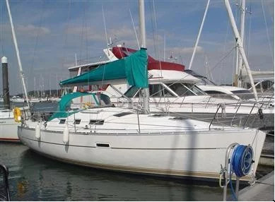 Beneteau Oceanis 323