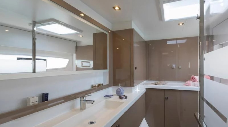Fountaine Pajot Astrea 42