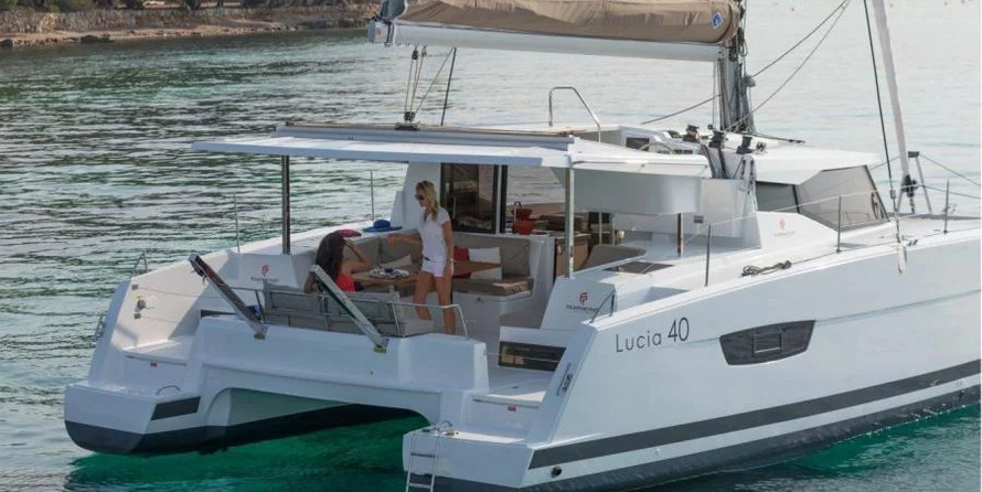 Fountaine Pajot Lucia 40