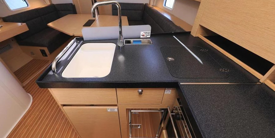 Hanse 418