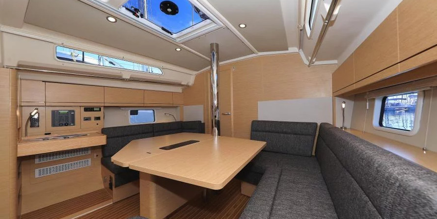 Hanse 418