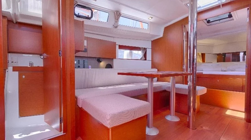 Beneteau Oceanis 38.1