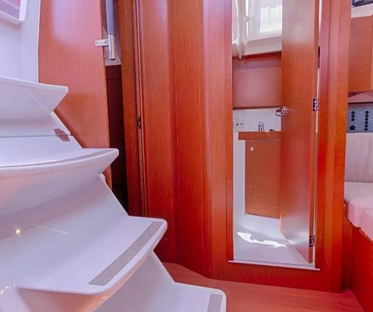 Beneteau Oceanis 38.1