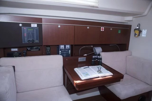 Hanse 415