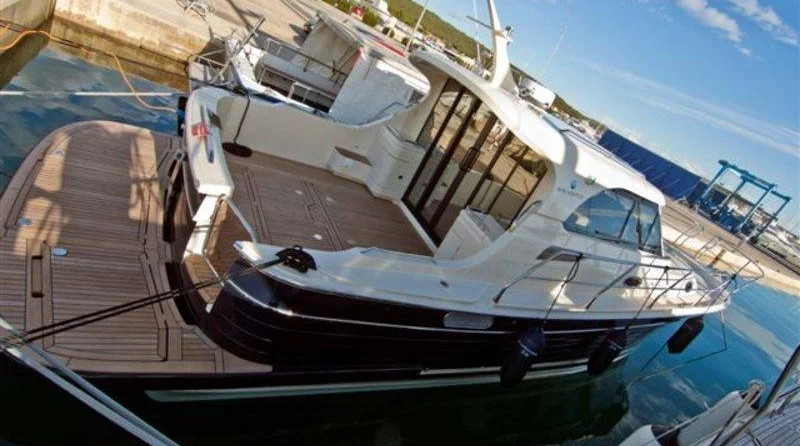 Adriana 36