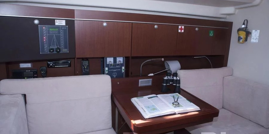 Hanse 415