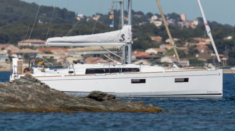 Beneteau Oceanis 38.1