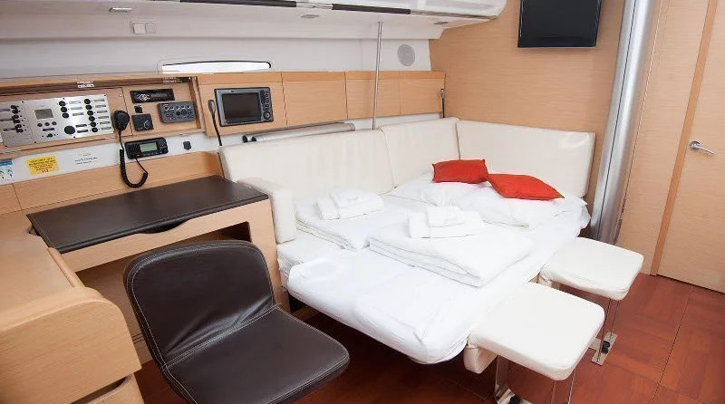 Beneteau First 45