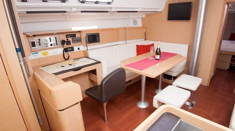 Beneteau First 45