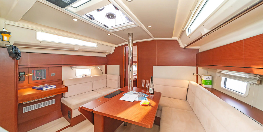 Hanse 418