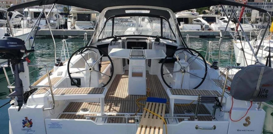 Beneteau Oceanis 38.1