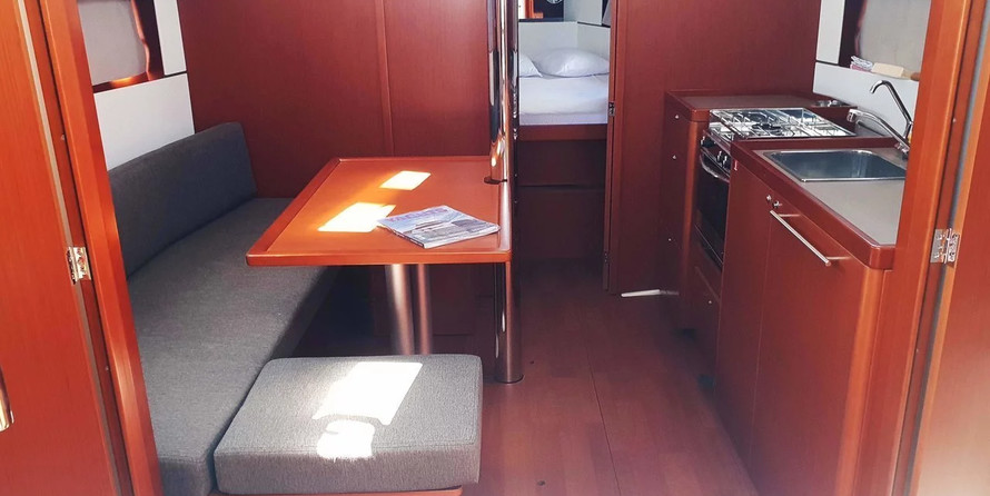 Beneteau Oceanis 38.1