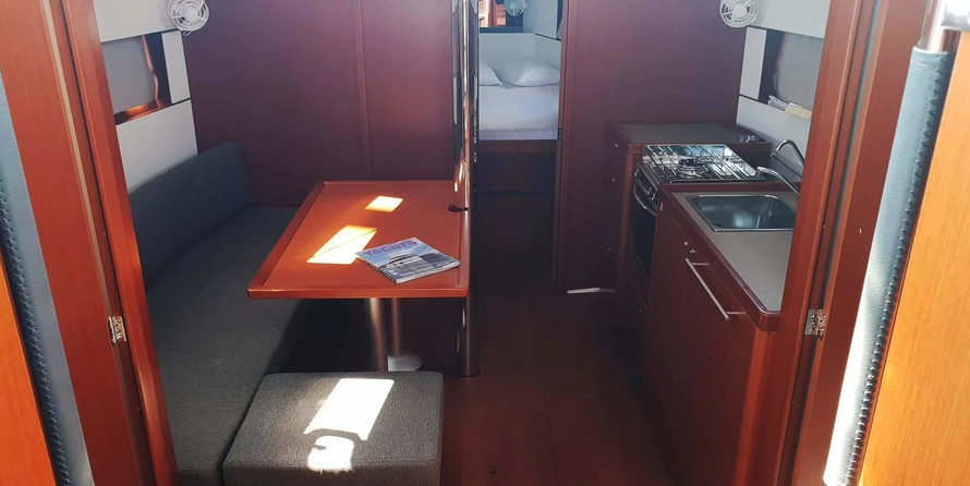Beneteau Oceanis 38.1