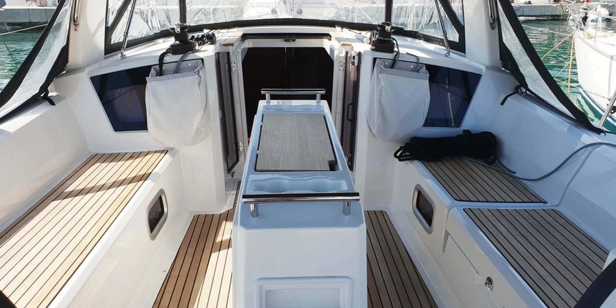 Beneteau Oceanis 38.1